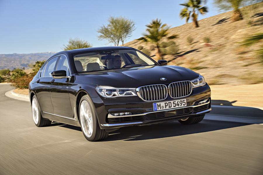  BMW M760Li xDrive V12 Excellence (G12) 2017 года  (WW) (фото 1 из 40)
